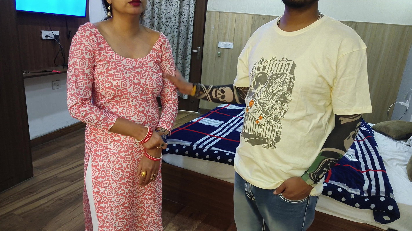 Best Indian xxx video Indian hot girl was fucked by landlord saarabhabhi sex video , Indian pornstar saara