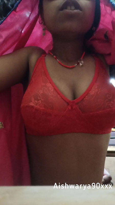 Bhabhi aapki chut bahut kasi hai Mai Roz aapko chodna chahta hu