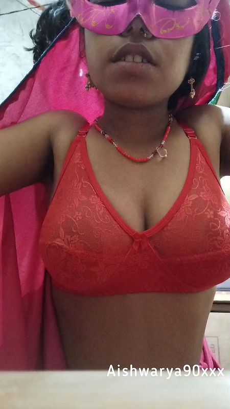 Bhabhi aapki chut bahut kasi hai Mai Roz aapko chodna chahta hu