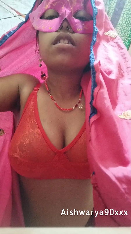 Bhabhi aapki chut bahut kasi hai Mai Roz aapko chodna chahta hu