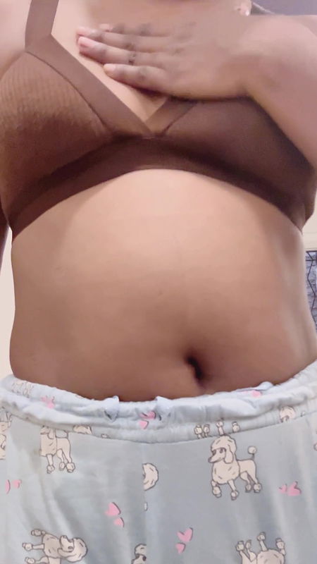 Bhabhi Boobs massage by itself