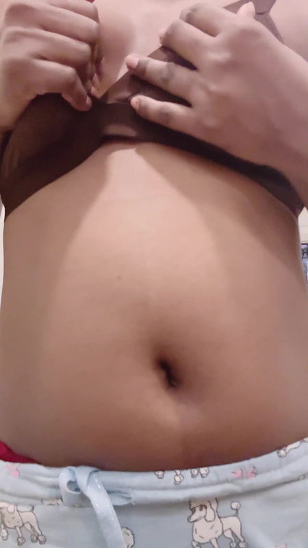 Bhabhi Boobs massage by itself