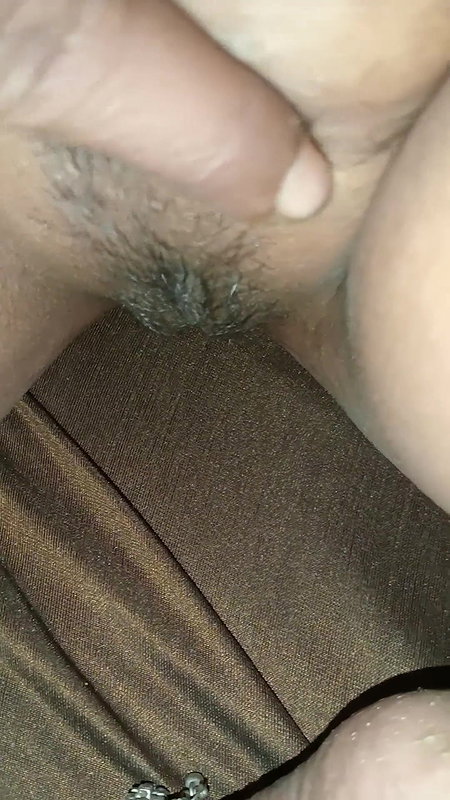 Bhabhi give me handjob hardly