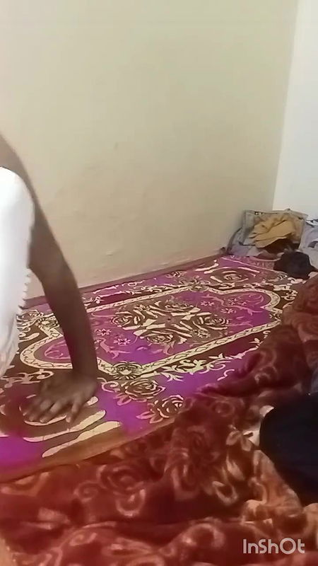 Bhabhi ka room per jakar bhabhi ko pel diya