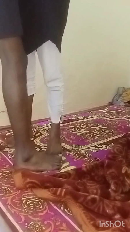 Bhabhi ka room per jakar bhabhi ko pel diya