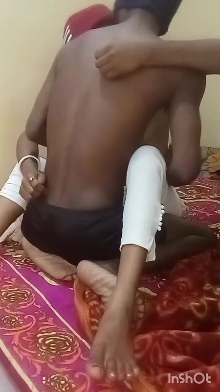 Bhabhi ka room per jakar bhabhi ko pel diya