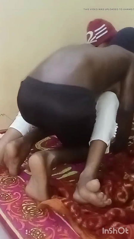 Bhabhi ka room per jakar bhabhi ko pel diya