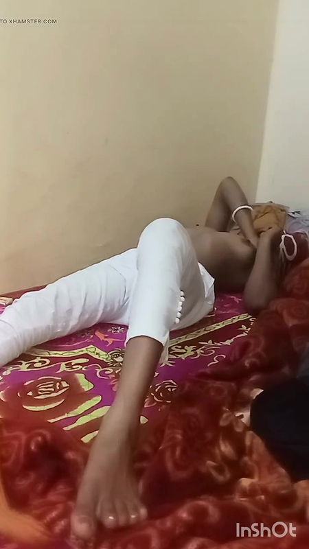 Bhabhi ka room per jakar bhabhi ko pel diya