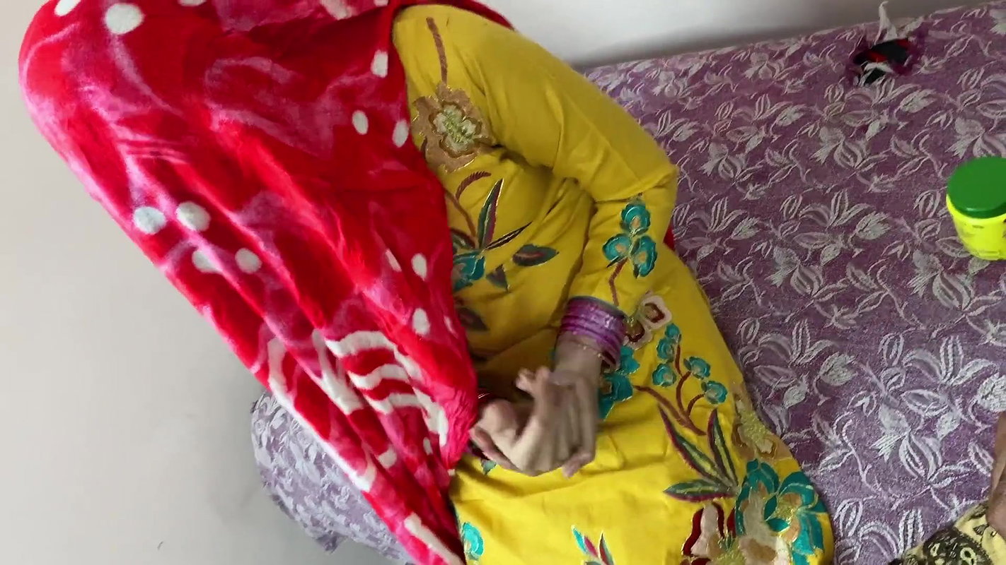 Bhabhi ke muh se aya paani mota lund dekh kr utar diye saare kapde with clear audio Full HD