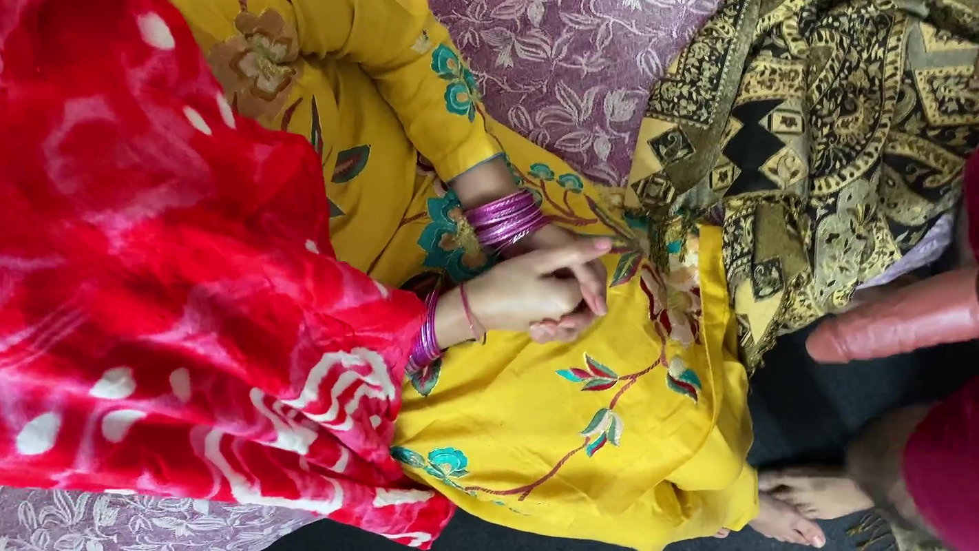 Bhabhi ke muh se aya paani mota lund dekh kr utar diye saare kapde with clear audio Full HD