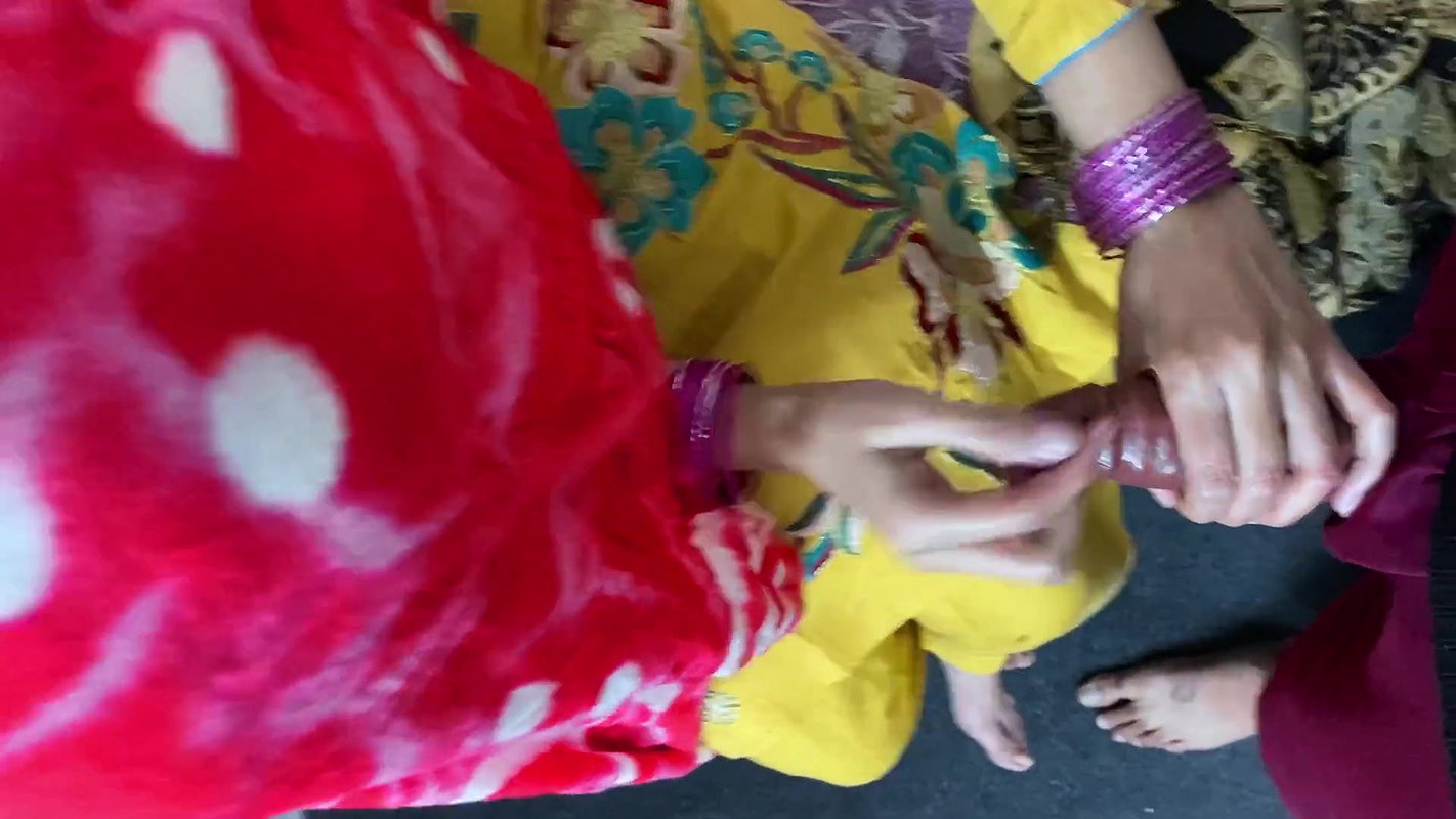 Bhabhi ke muh se aya paani mota lund dekh kr utar diye saare kapde with clear audio Full HD