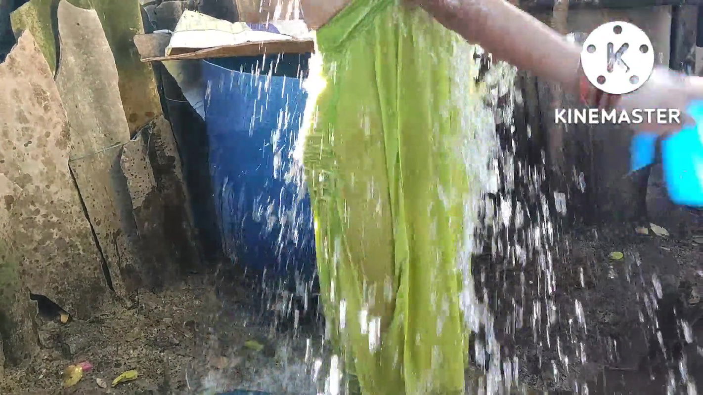 Bhabhi ki boobs aur ass good looking