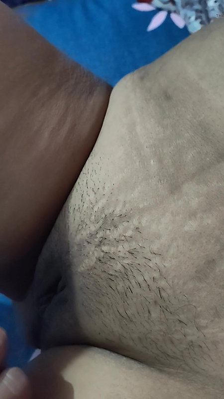 Bhabhi ki chut me chocolate