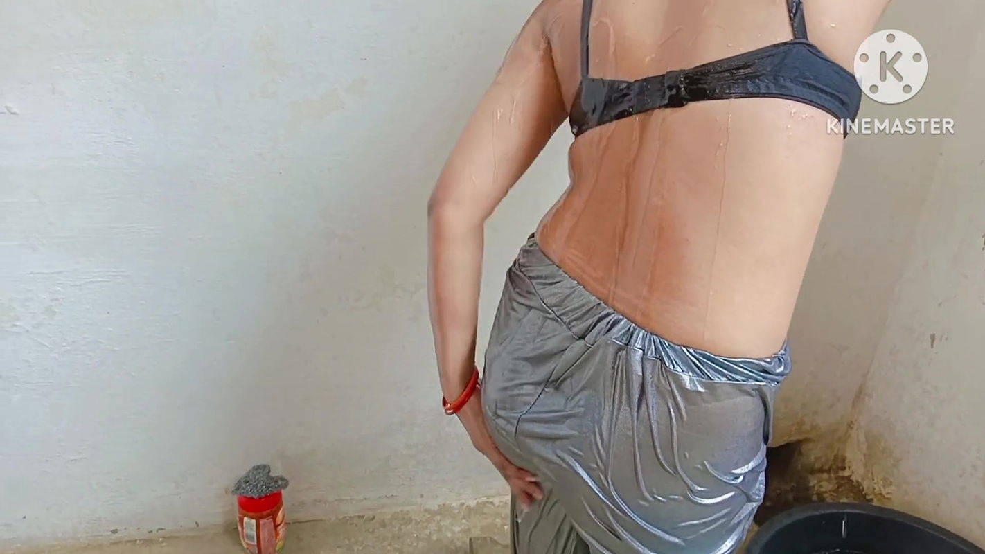 Bhabhi ki mast gaand in plazo desi plazo bhabhi new bathing full hot bhabhi