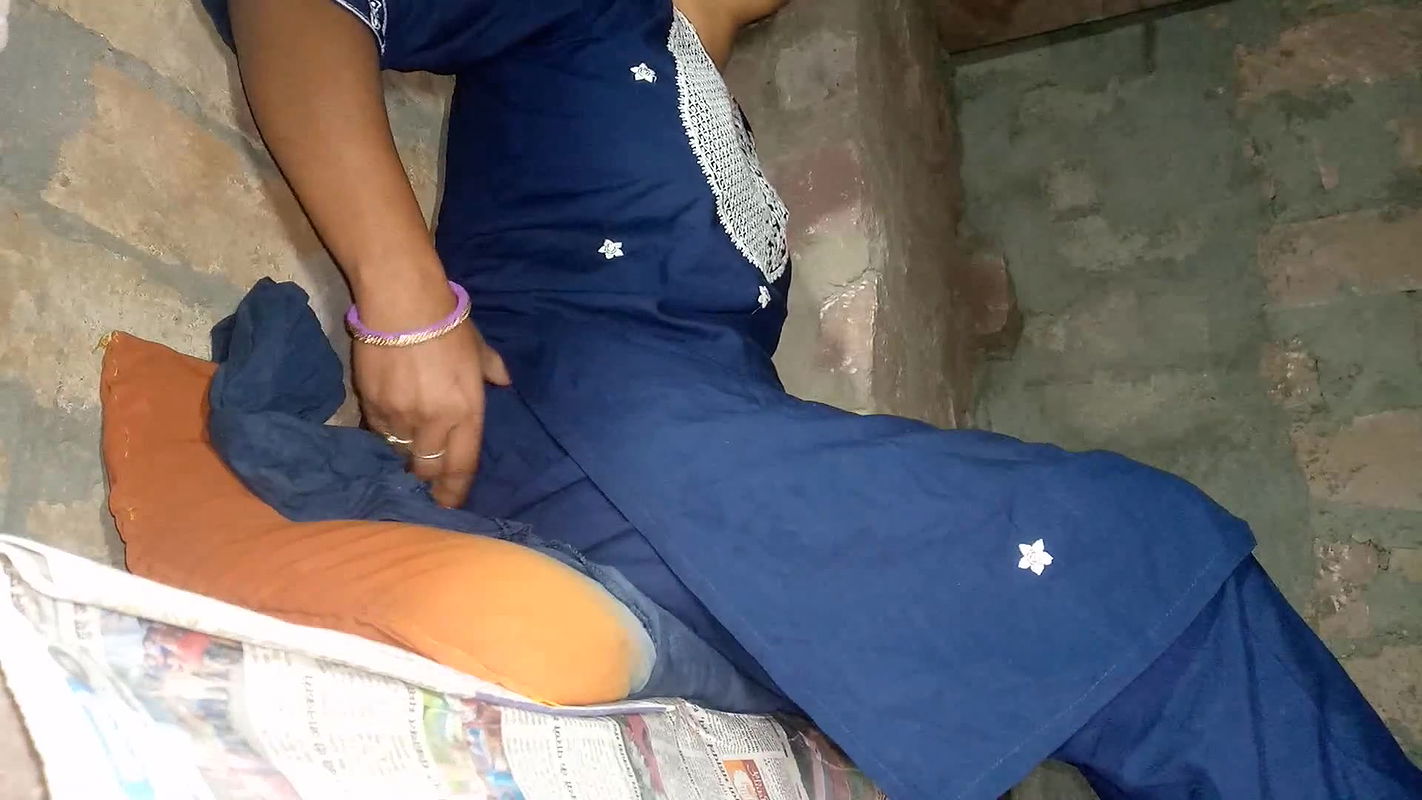 Bhabhi ko chudayi my house Hindi audio