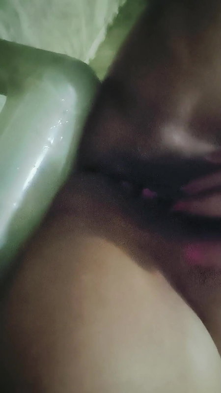 Bhabhi Ne viewers Ko Kiya Khush Apne Chut ka Pani Nikal diya