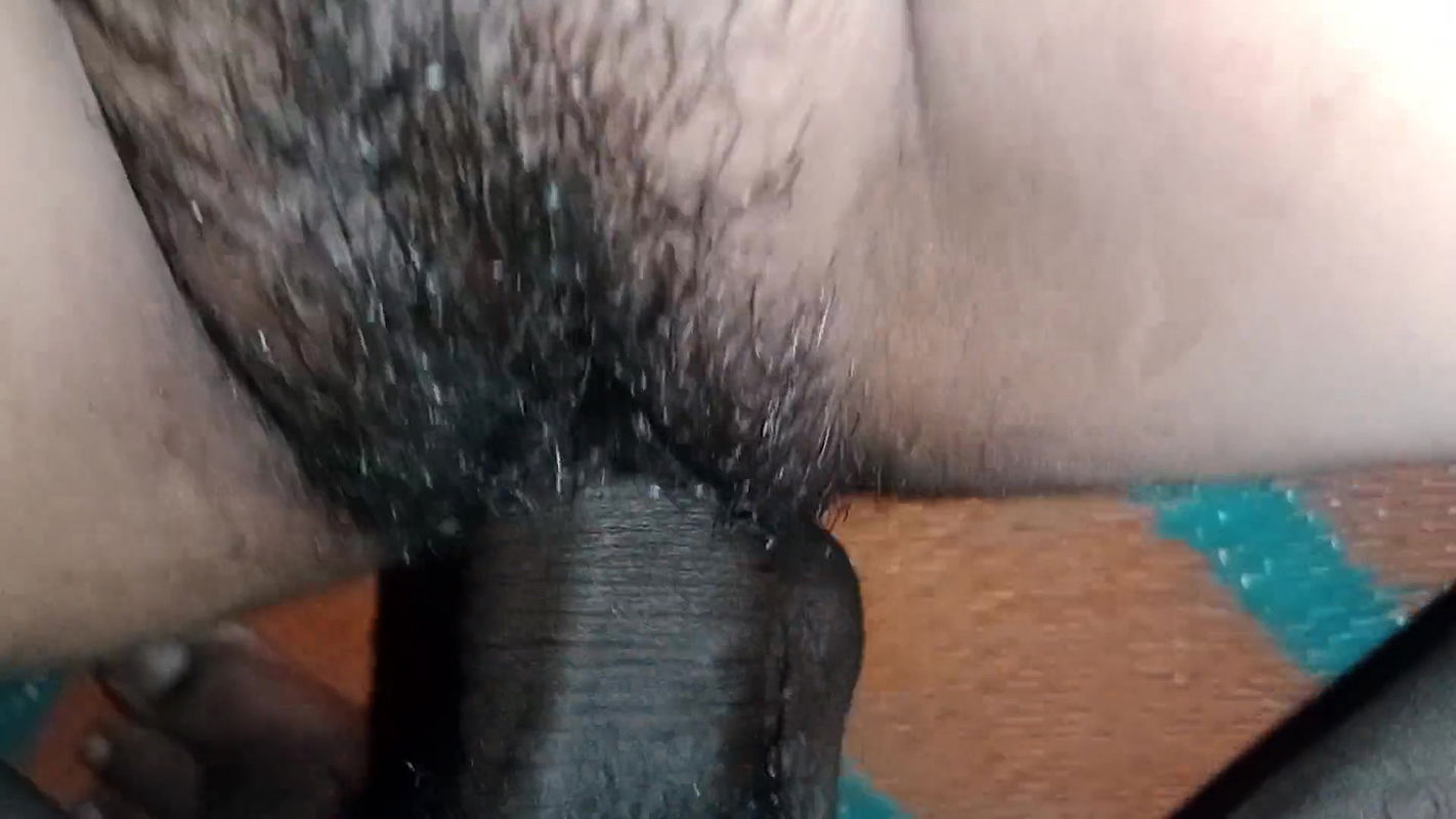 Bhabhi raised her legs and got fucked by a big dick