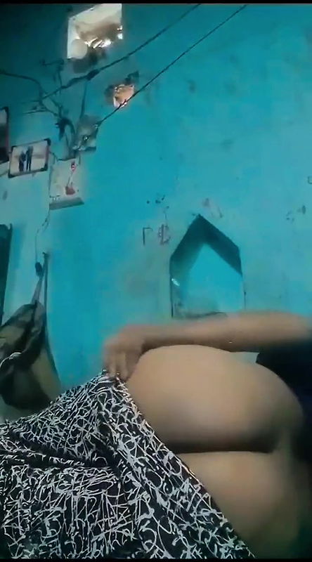 Bhabhi showing her big pussy, Desi aunty showing her big boobs,Desi bhabhi showing her pussy and boobs, Desi aunty nude video
