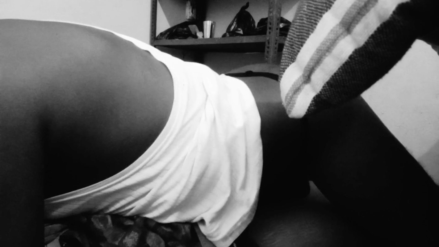 Bhabhi was fucked with a big cock after laying a mat