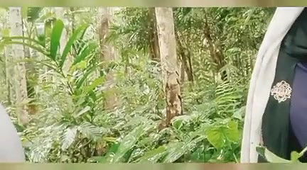 Bhabi jungle se sabji lene ka time padosa ledka ko chodne ka mouka diya