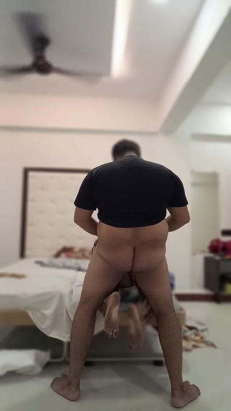 Bhabi ke pant phadker ghodi banaker choda