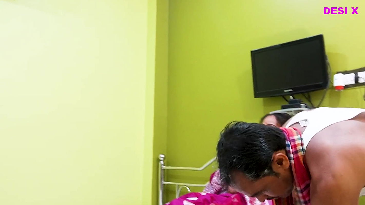 Bhabi ki gand mar di == Hardcore Desi Bhabi Sex