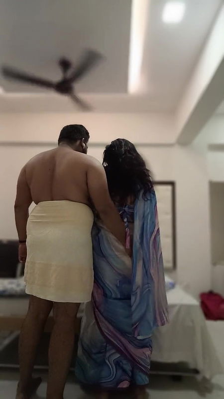Bhabi ko sexy saree main choda