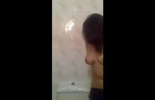 jasmine pakistani teen nakedelfie