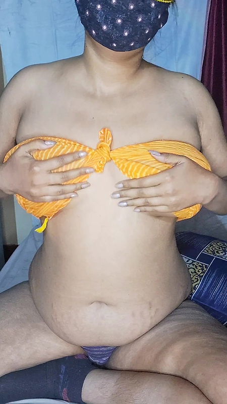 Big Boobs Desi Indian Bhabhi Sexy Nipples