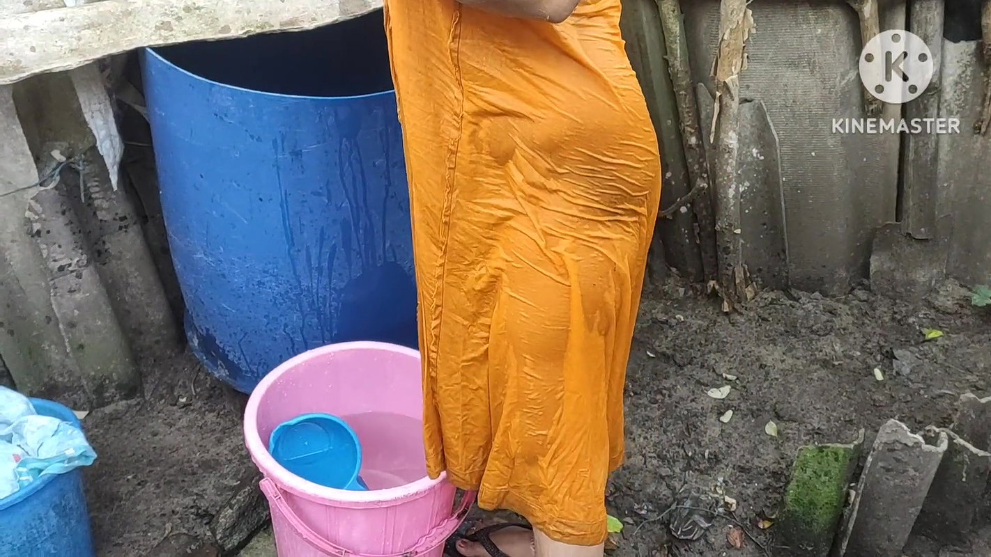 Boobs and bathing sexy bathing