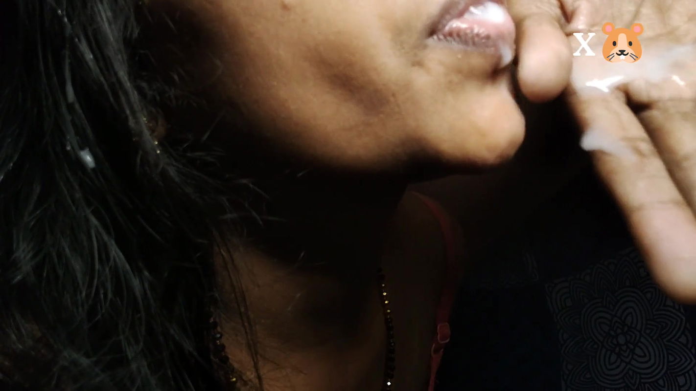 Bringing a dress to the step sister and wearing a lamp, she fucked hard desi Squirted the entire penis juice into the mouth