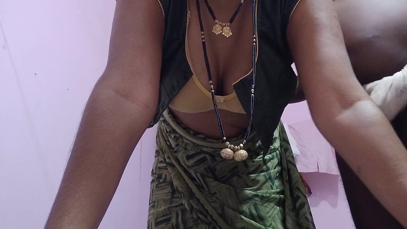 Brother-in-law made sister-in-law, who was cleaning gas, doggy style and fucked her