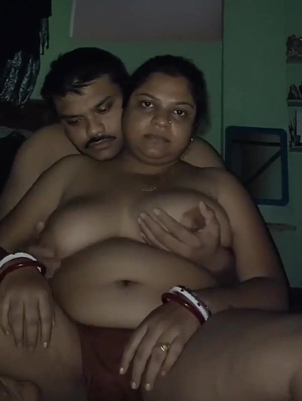 Desi DEvr With Mature hoot Bhabhi