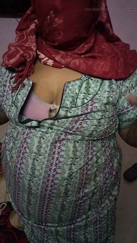 Chennai aunty nurse showing boobs