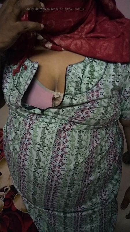 Chennai aunty nurse showing boobs