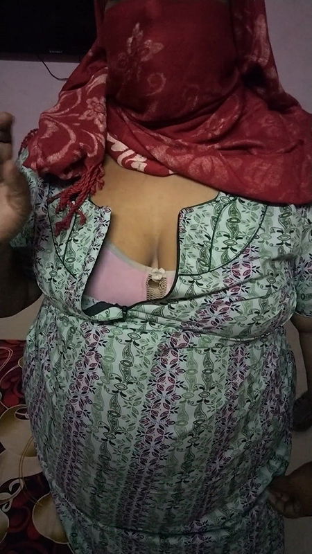 Chennai aunty nurse showing boobs