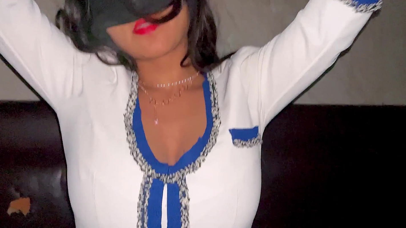 Chocolate Lagakar Choose Liya Poora Maal – Indian Desi Viral Village Girlfriend 18 Years Old Teen Cum Inside a