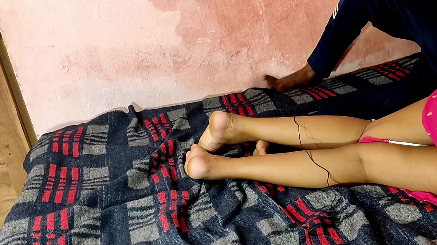 Choti Bahin Ko need Se Jagaya or Game Khelne Ke bahane Se Choda