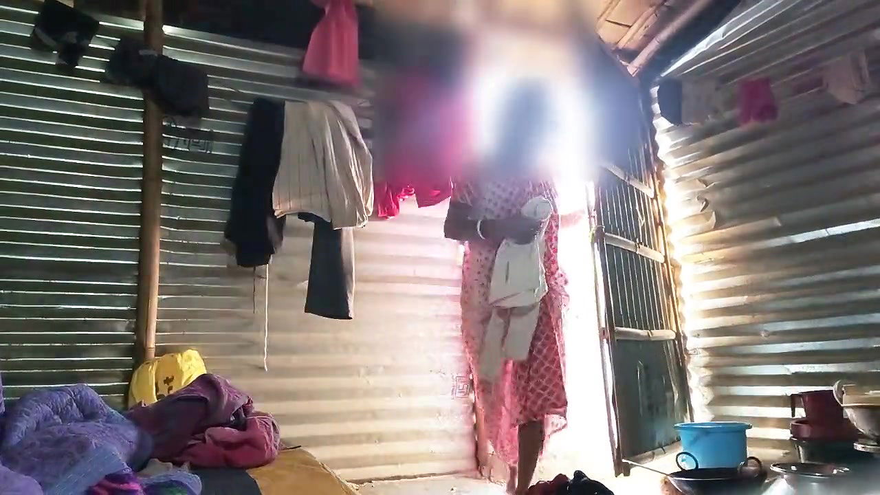 Chudai ke bad aunty ne Naha kar aaya dress changing video