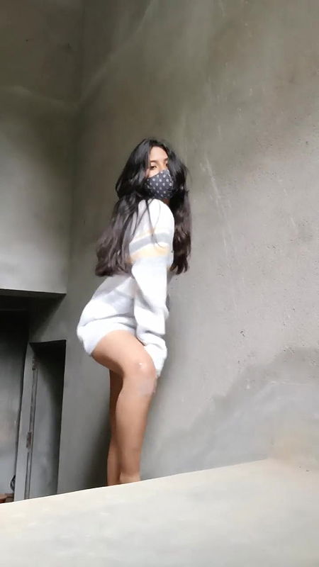 Cute teen girl masturbating , hiding from mom aaj tuh pakda jati mai