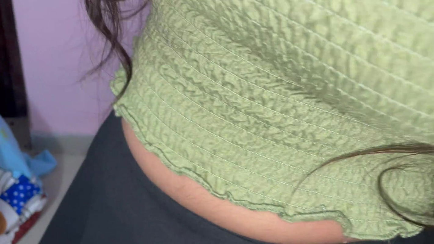 DELIVERY BOY FUCKING A HOT BIG BOOBS GIRL (HINDI AUDIO)