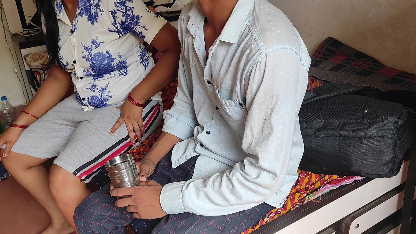 Delivery boy Ghar mein Aakar bhabhi ko patakar bhabhi ko hi chod Diya