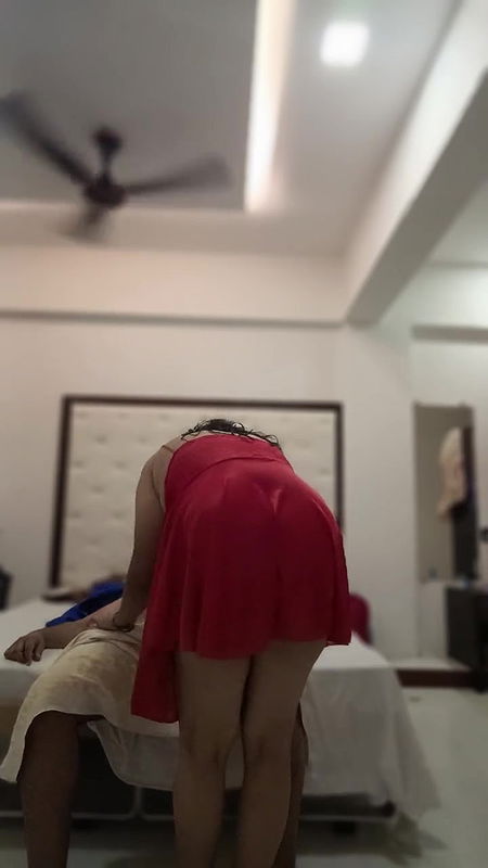 Desi aunty riding in hotel