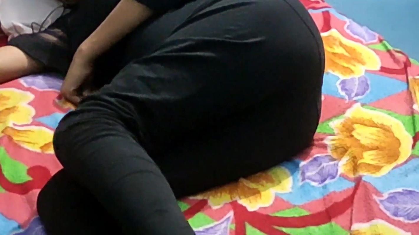 Desi bhabhi dirty talking – Hindi audio (part-1)