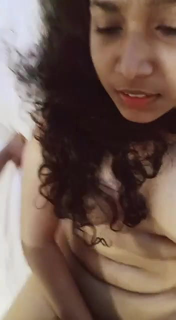 Desi Hoot gf sitting fuk with lovr