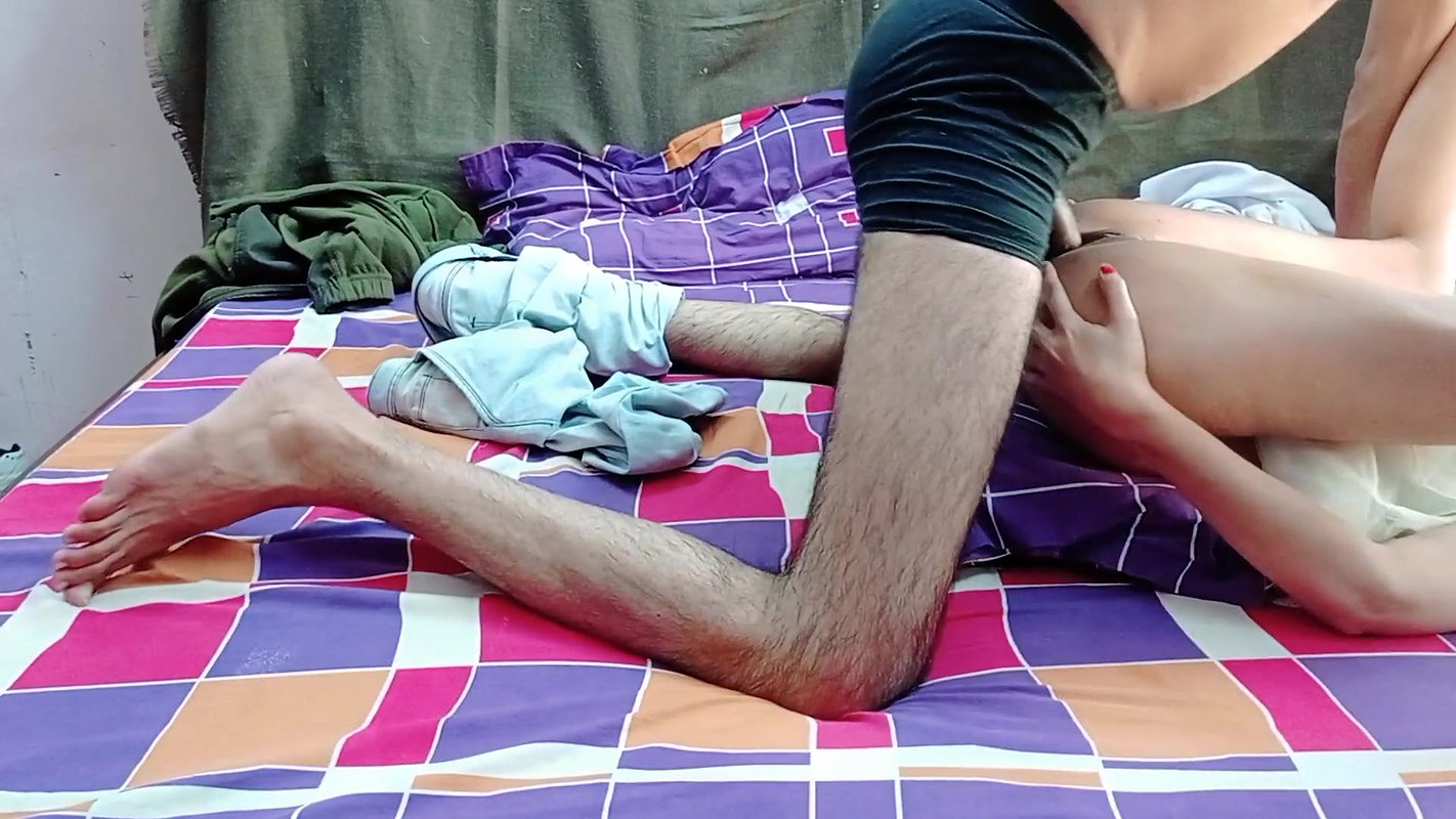 Desi bhabhi seduce her brother in low when her husband on bussines toor. DESIFILMY45 SLIMGIRL XHAMSTER SEX VIDEO HINDI