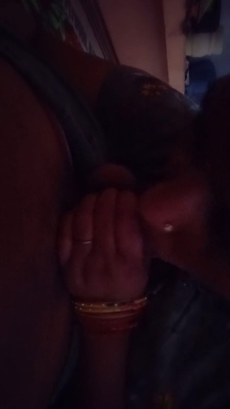 Desi bhabi , gr me akeli bhabi ne land land chusa Desi bhabi blowjob