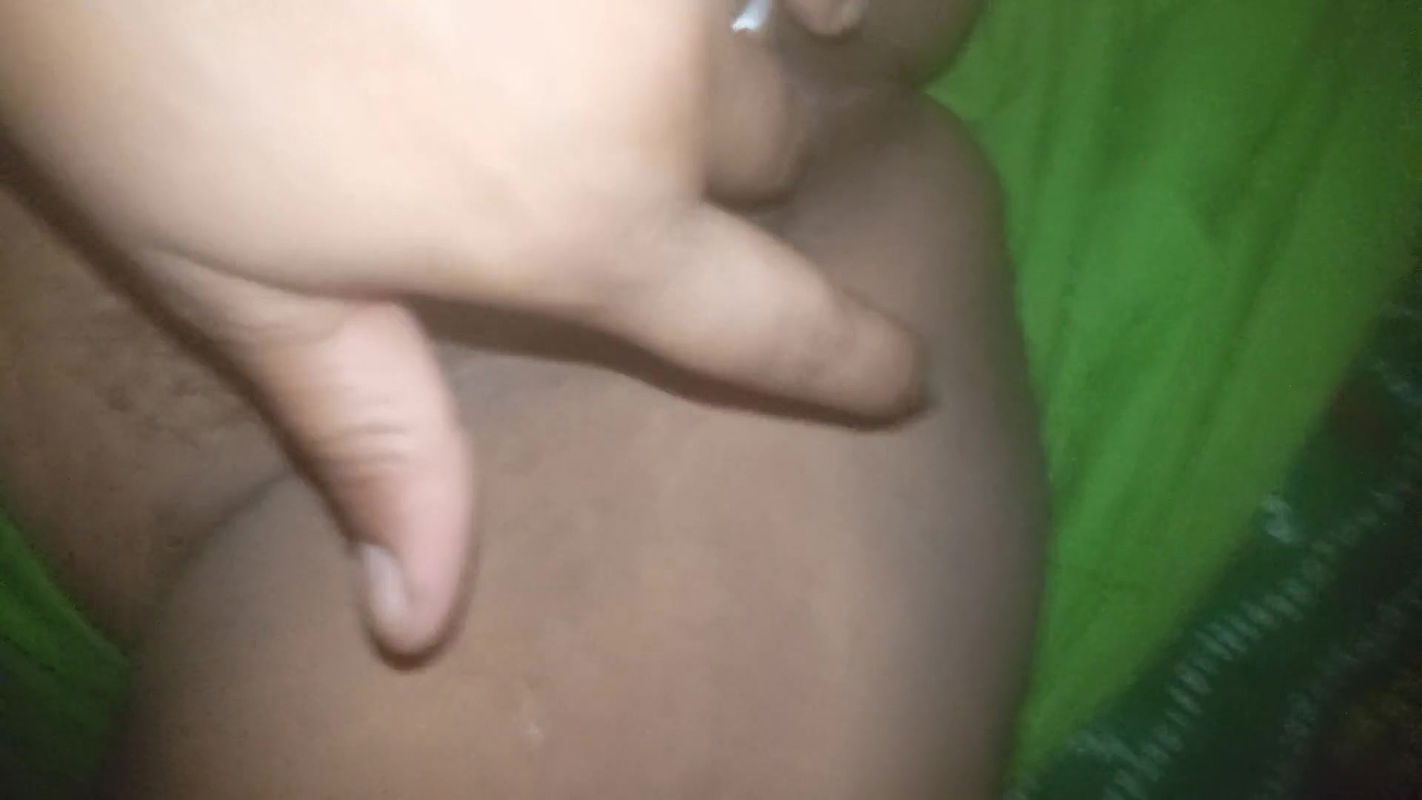Desi Bhabi ki garam chut me finger Karti hui bhabi ki garam Gili chut ko rat me jamkar choda mast chudai for desi bhabi