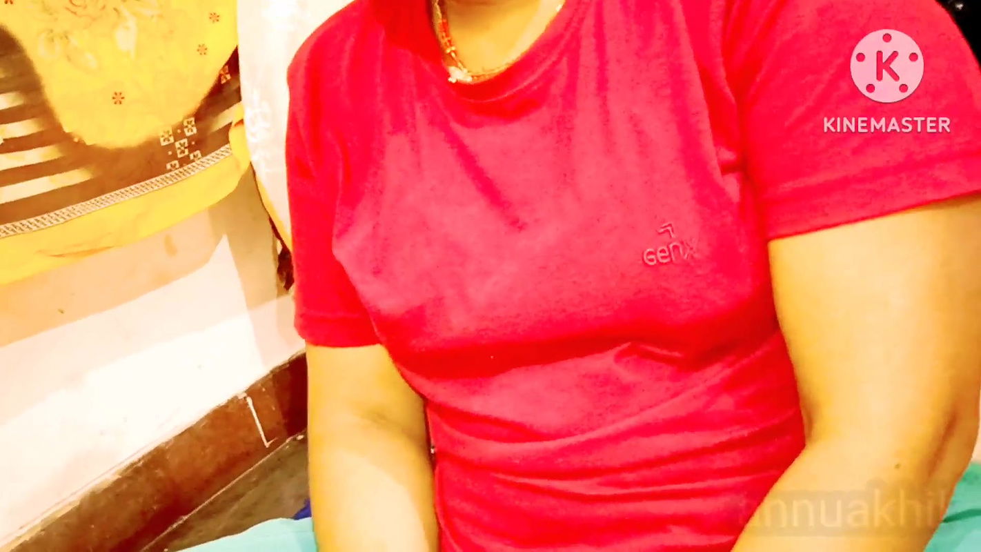 Desi chachi ko bateeje ne Manaya chudai ke liye anuty ki chudai HINDI VIOCE