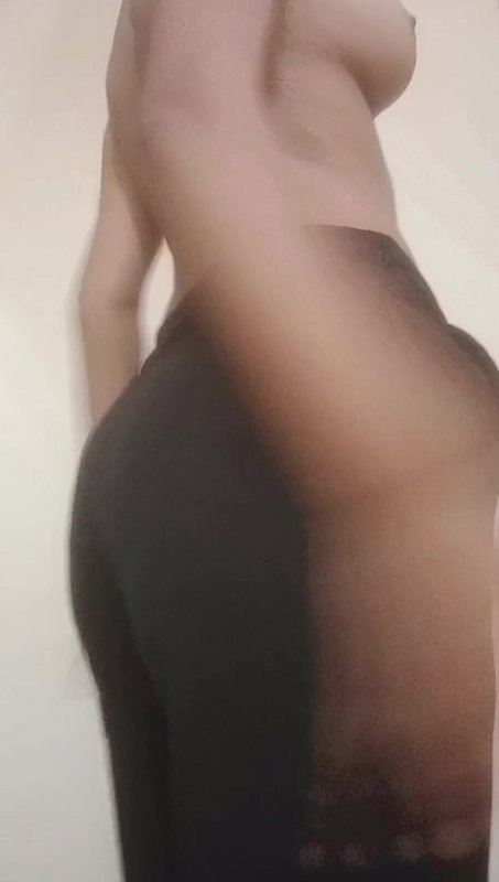 Desi Girl Nude Bikini Show